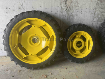 Комплект 4 бр. тесни гуми с джанти за редови обработки - John Deere (230/95-32 - 230/95-48)
