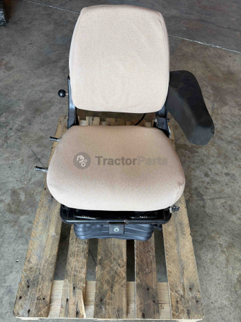 Седалка (втора употреба) - John Deere 8000, 8010, 8020, 8030, 8R /// 1300 € / 2542,58 лв. - без ДДС
