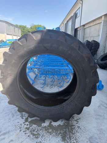 Гума 1 бр. BKT 650/65R42 /// 1100 € / 2151 лв. - без ДДС