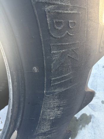 Гума 1 бр. BKT 650/65R42 /// 1100 € / 2151 лв. - без ДДС